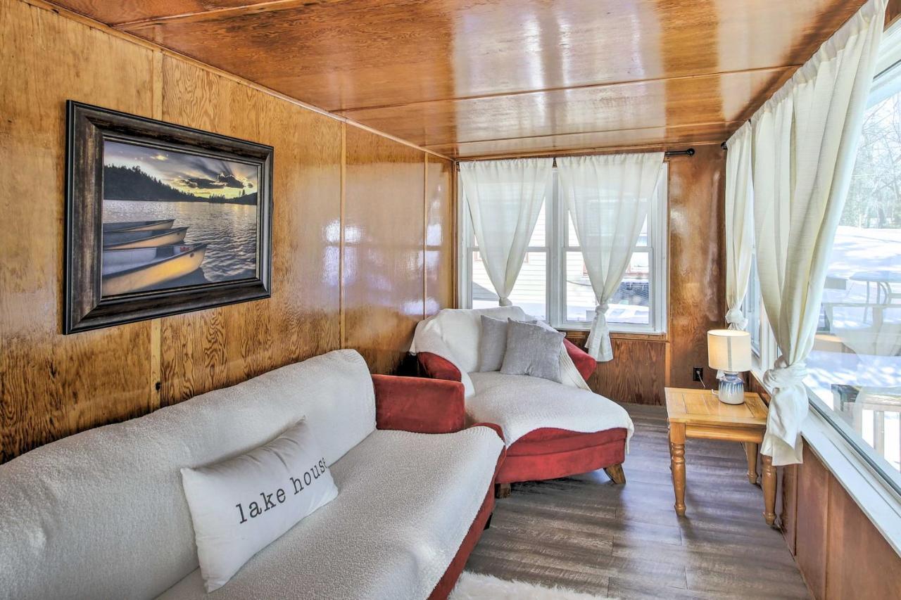 Quaint And Pet-Friendly Cabin On Shawano Lake! Eksteriør billede