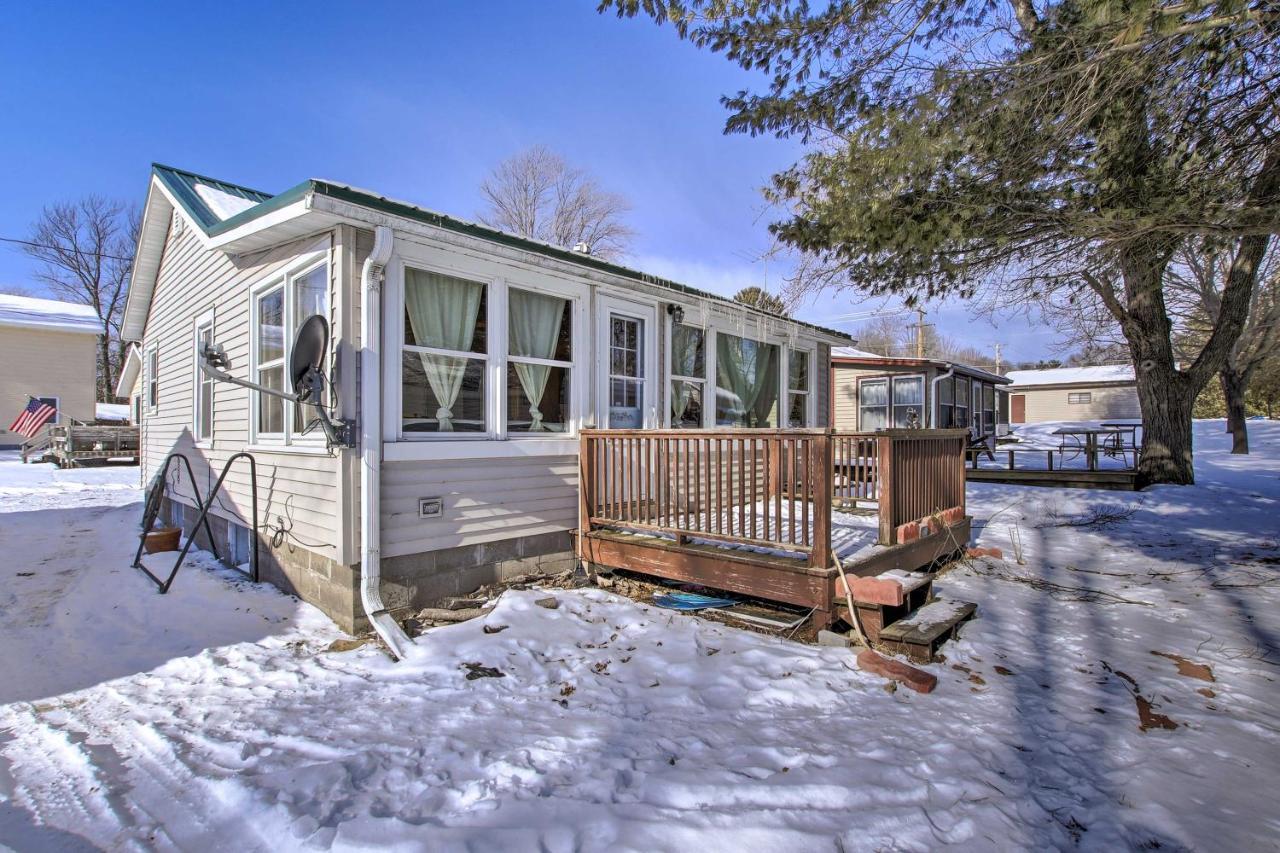 Quaint And Pet-Friendly Cabin On Shawano Lake! Eksteriør billede